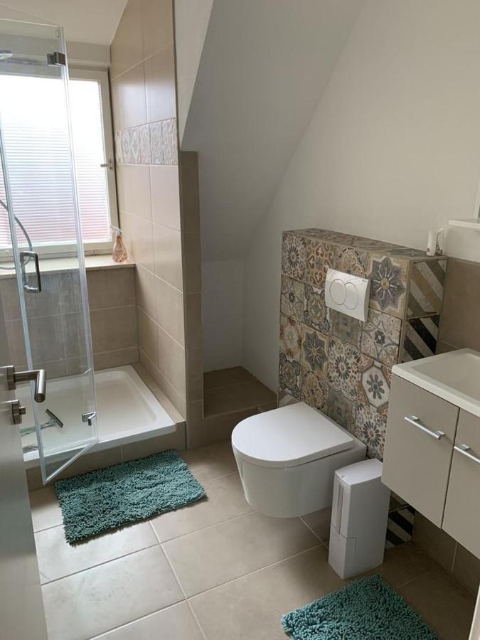 Hofesh Apartment Altdorf  Bagian luar foto
